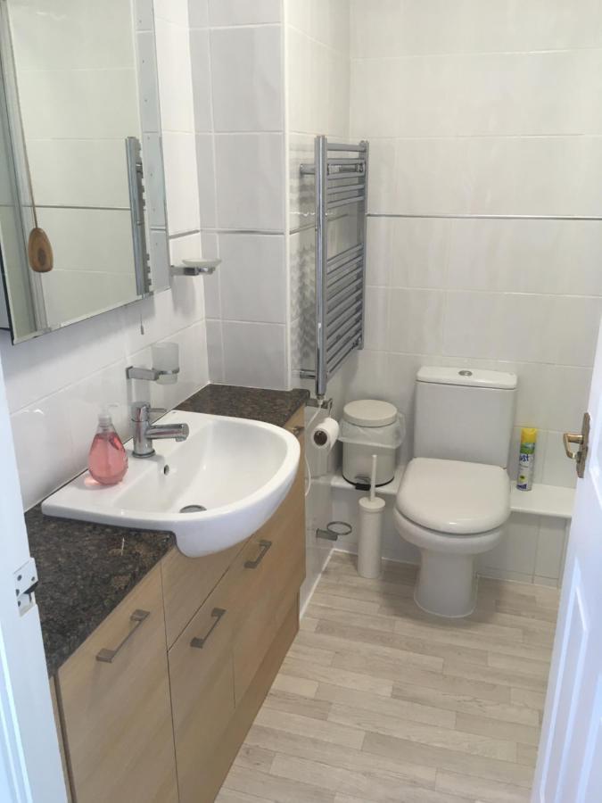 דירות New Quay Two Bed Flat With Stunning Views Over Fistral Bay! מראה חיצוני תמונה